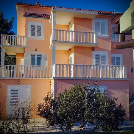 In With Sea Views, Terrace, Air Conditioning, Wifi 3632-2 * Λομπάρδα